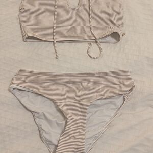 La Vie En Rose Aqua White Garment